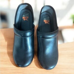 Dansko XP Black Leather Clogs Black Comfort Shoe Sz 8 (38)
